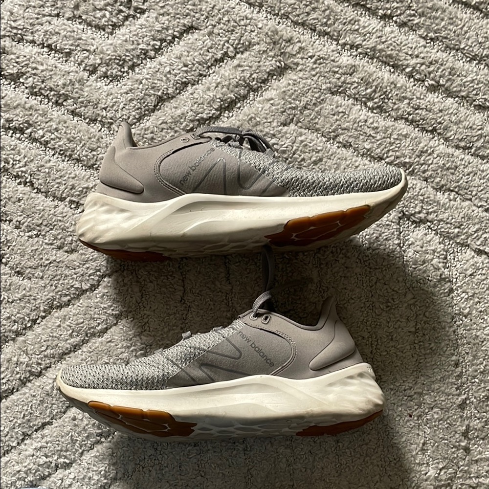 New Balance Men's Fresh Foam ROAV Gray Running Shoes